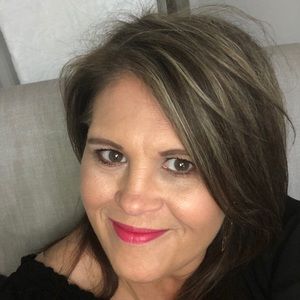 Meet your Posher, Carla